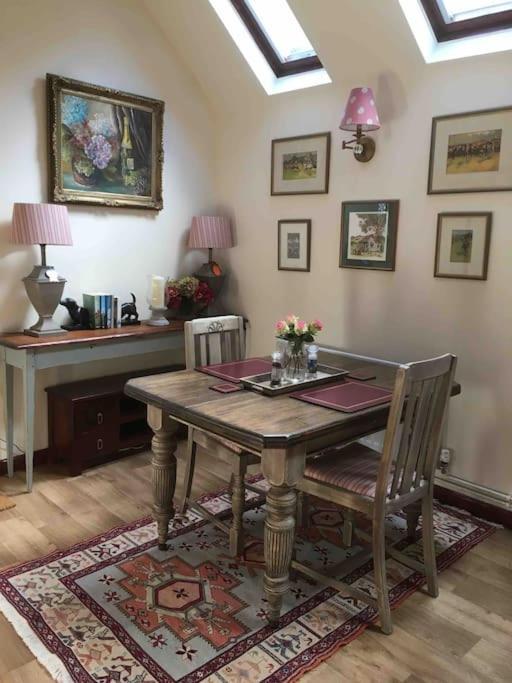 Milton Abbas The Grooms Loft Self Contained Apartment المظهر الخارجي الصورة